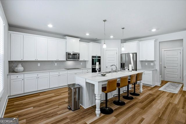 2 Whites Pond Road, Moreland, GA 30259