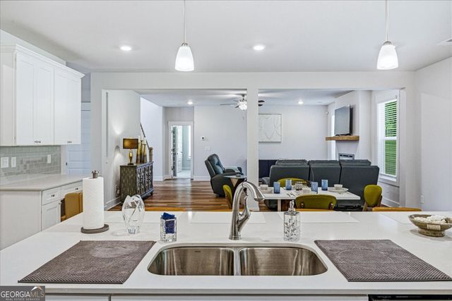 2 Whites Pond Road, Moreland, GA 30259