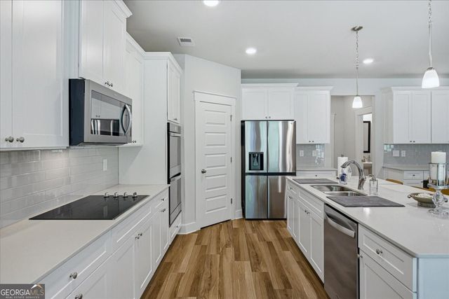 2 Whites Pond Road, Moreland, GA 30259