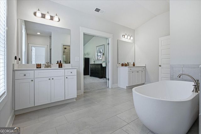 2 Whites Pond Road, Moreland, GA 30259