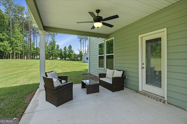 2 Whites Pond Road, Moreland, GA 30259