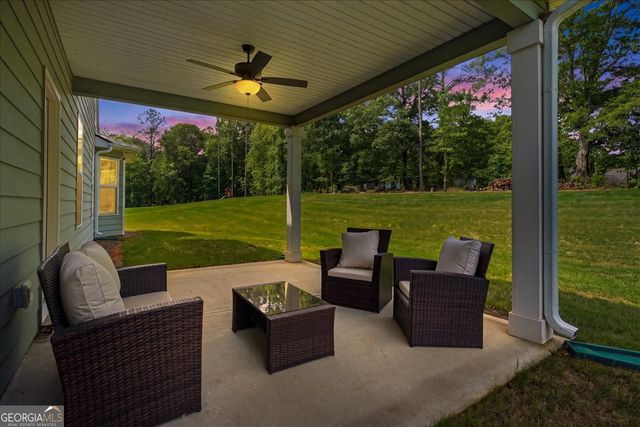2 Whites Pond Road, Moreland, GA 30259