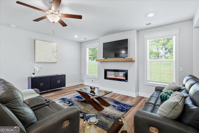 2 Whites Pond Road, Moreland, GA 30259