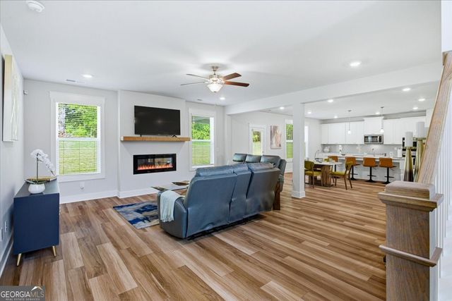 2 Whites Pond Road, Moreland, GA 30259