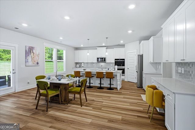 2 Whites Pond Road, Moreland, GA 30259