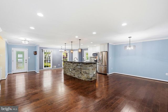 12017 WILLIAM AND MARY CIR, Woodbridge, VA 22192