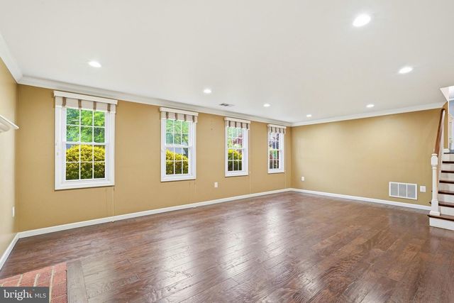 12017 WILLIAM AND MARY CIR, Woodbridge, VA 22192