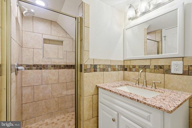 12017 WILLIAM AND MARY CIR, Woodbridge, VA 22192