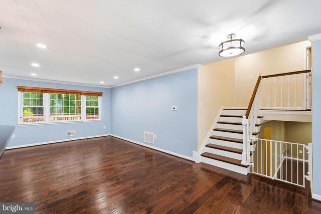12017 WILLIAM AND MARY CIR, Woodbridge, VA 22192