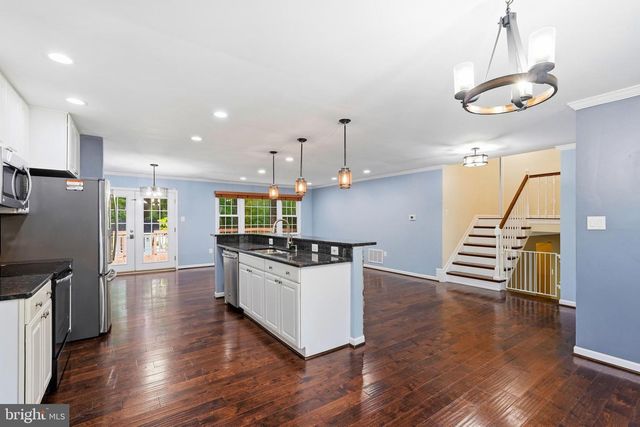 12017 WILLIAM AND MARY CIR, Woodbridge, VA 22192