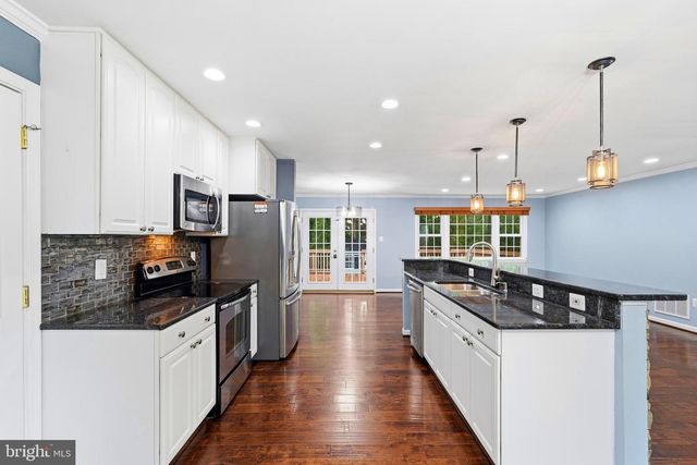 12017 WILLIAM AND MARY CIR, Woodbridge, VA 22192