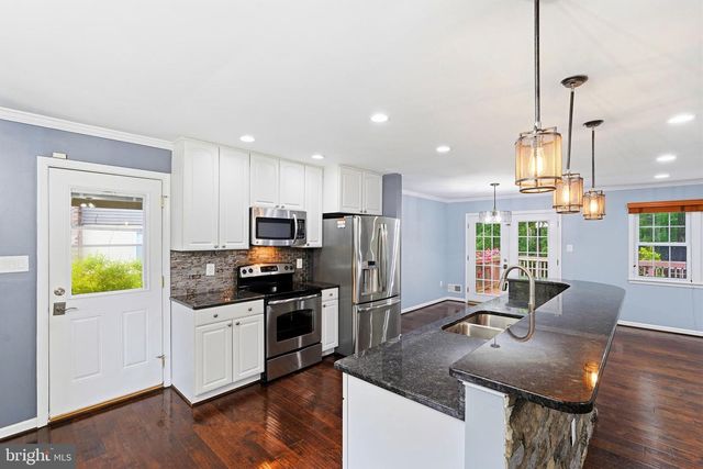 12017 WILLIAM AND MARY CIR, Woodbridge, VA 22192