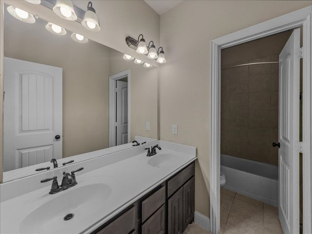3401 Willow Brook Drive, Mansfield, TX 76063