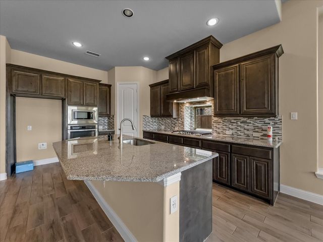 3401 Willow Brook Drive, Mansfield, TX 76063