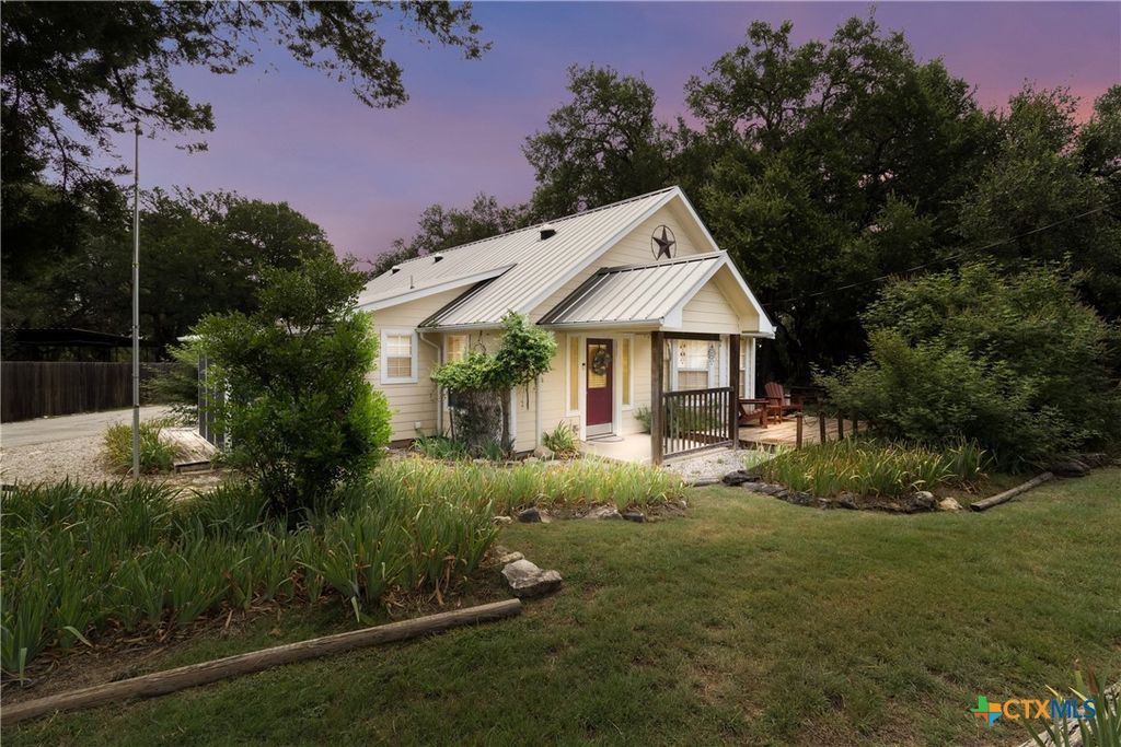 2265 Candlelight Drive, Canyon Lake, TX 78133