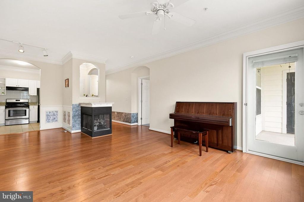 Image 12 of property listing at 7 GRANITE PL #316, Gaithersburg, MD 20878