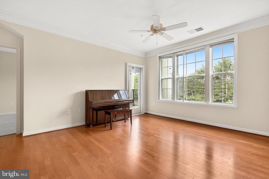Image 13 of property listing at 7 GRANITE PL #316, Gaithersburg, MD 20878
