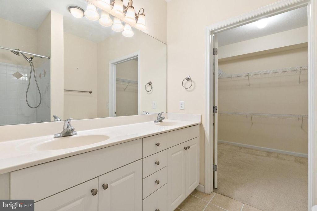 Image 19 of property listing at 7 GRANITE PL #316, Gaithersburg, MD 20878