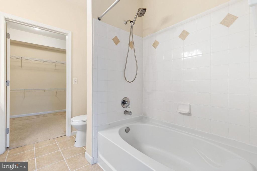 Image 20 of property listing at 7 GRANITE PL #316, Gaithersburg, MD 20878