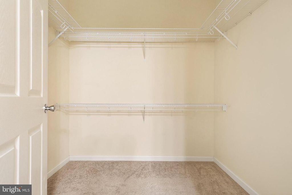 Image 21 of property listing at 7 GRANITE PL #316, Gaithersburg, MD 20878