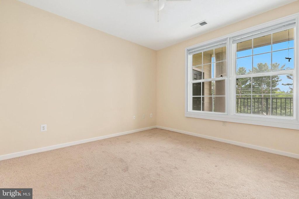 Image 24 of property listing at 7 GRANITE PL #316, Gaithersburg, MD 20878