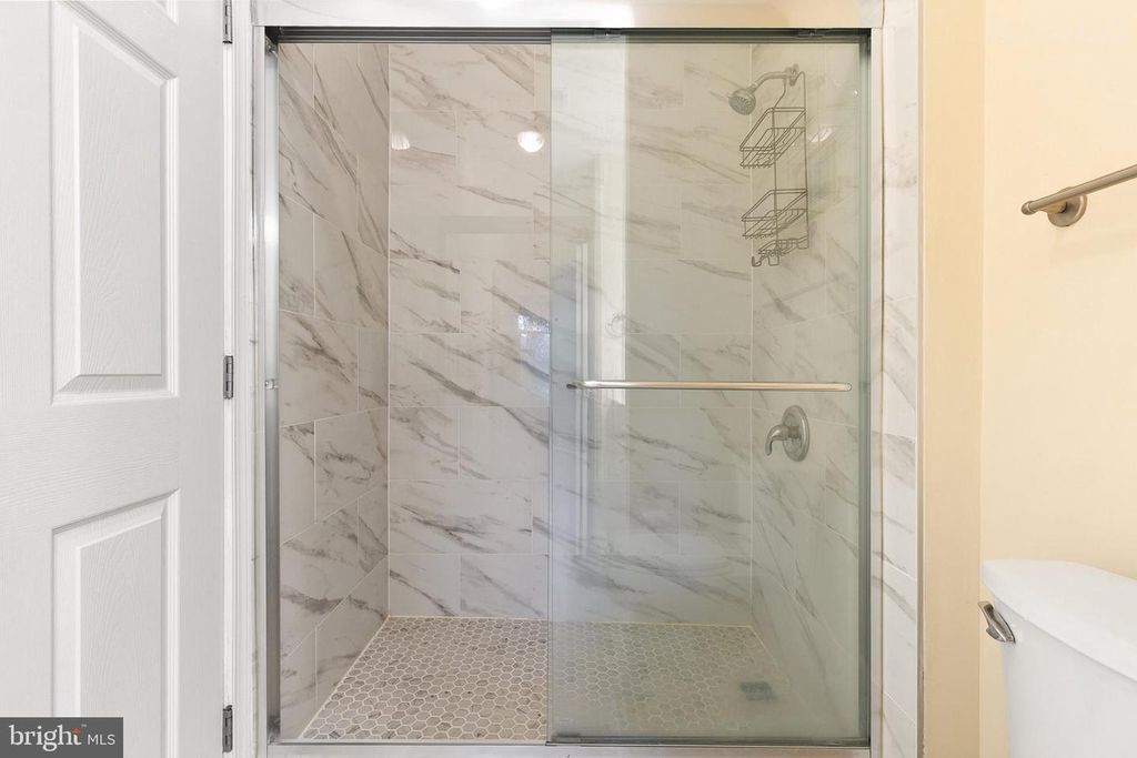 Image 26 of property listing at 7 GRANITE PL #316, Gaithersburg, MD 20878