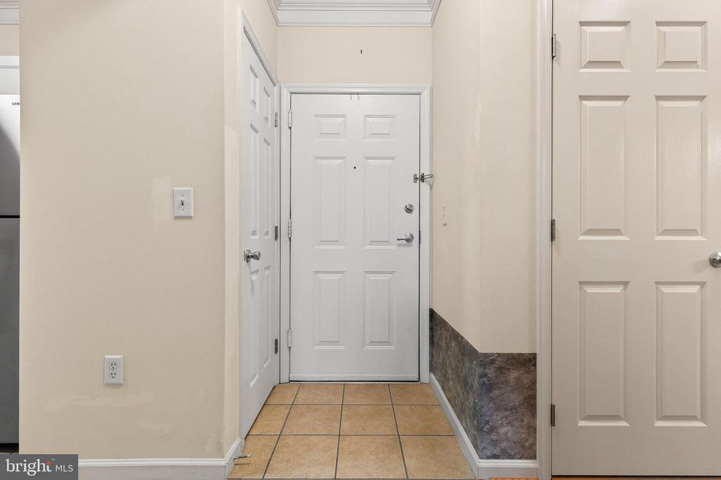 Image 3 of property listing at 7 GRANITE PL #316, Gaithersburg, MD 20878