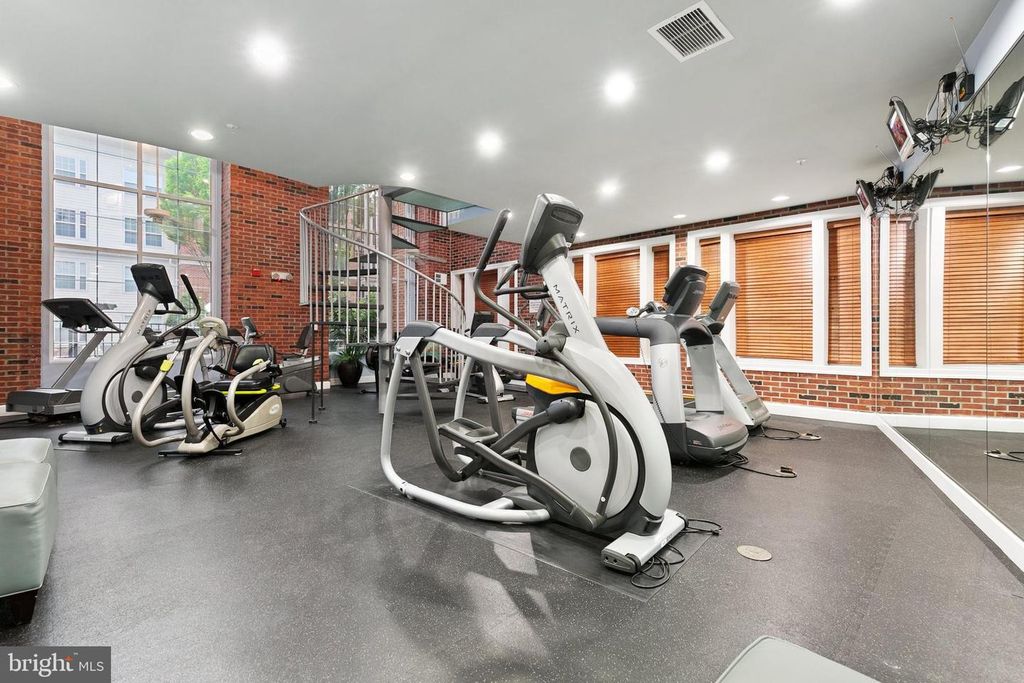 Image 45 of property listing at 7 GRANITE PL #316, Gaithersburg, MD 20878