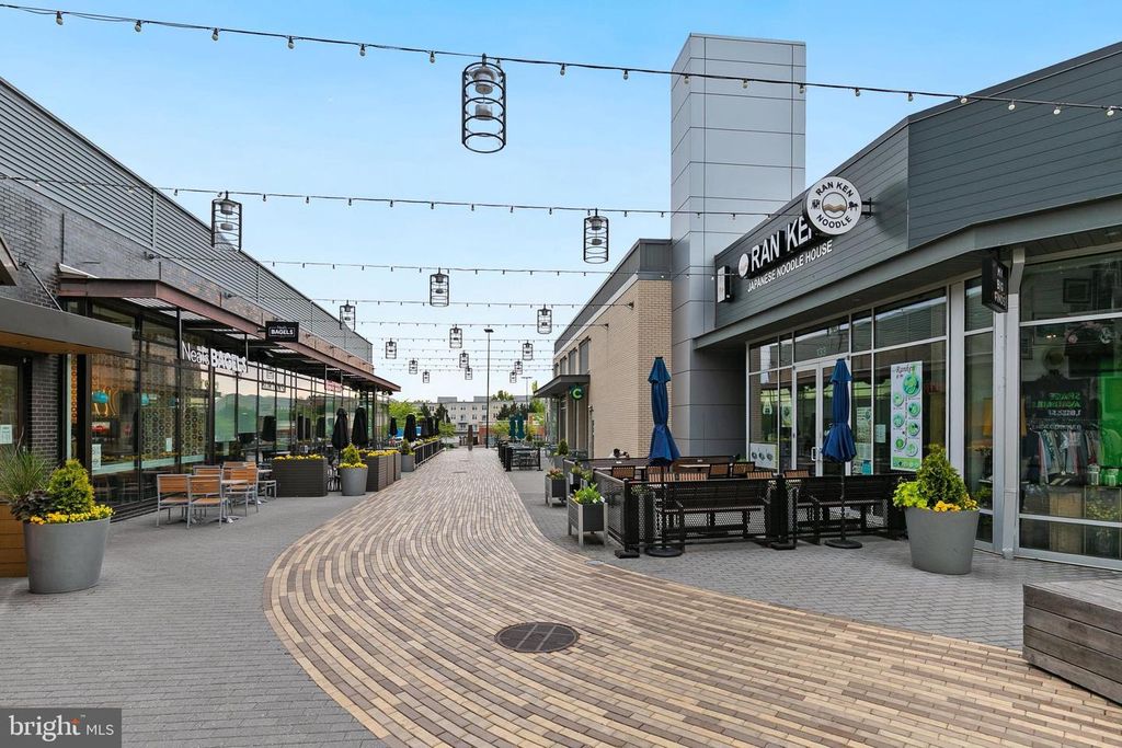 Image 61 of property listing at 7 GRANITE PL #316, Gaithersburg, MD 20878