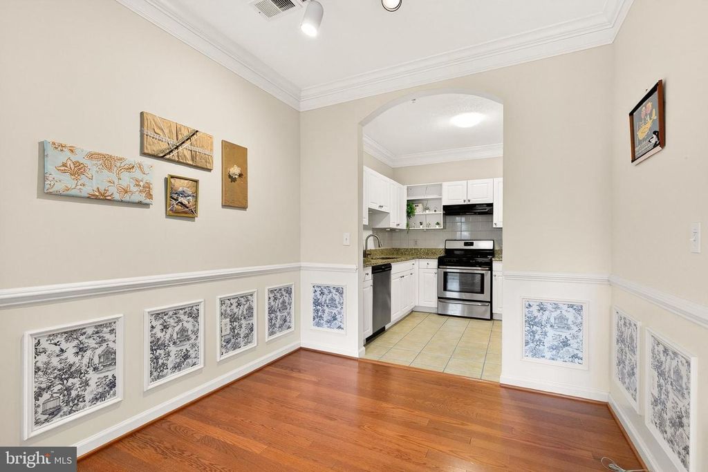 Image 8 of property listing at 7 GRANITE PL #316, Gaithersburg, MD 20878