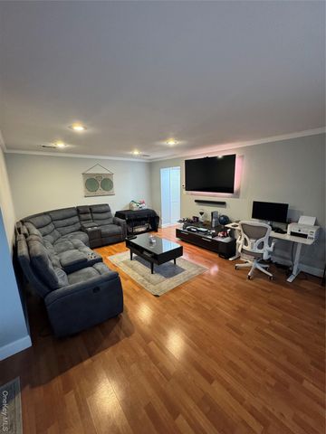 175 Main Avenue 149, Wheatley Heights, NY 11798