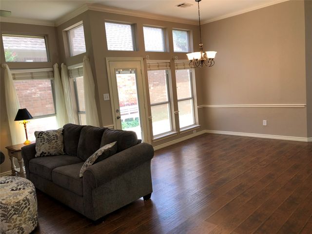 103 Arbor Creek Drive E, Euless, TX 76039