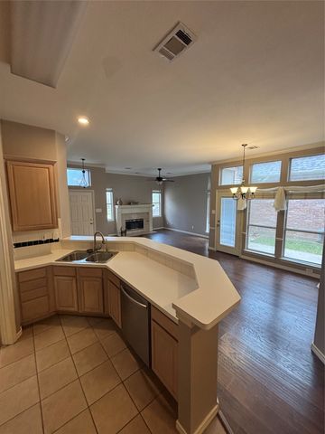 103 Arbor Creek Drive E, Euless, TX 76039