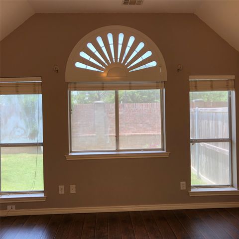 103 Arbor Creek Drive E, Euless, TX 76039