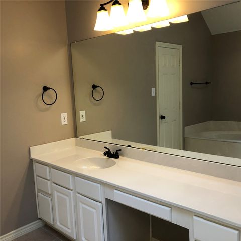103 Arbor Creek Drive E, Euless, TX 76039