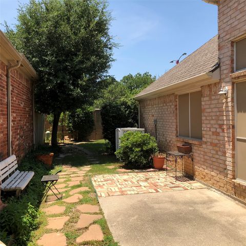 103 Arbor Creek Drive E, Euless, TX 76039