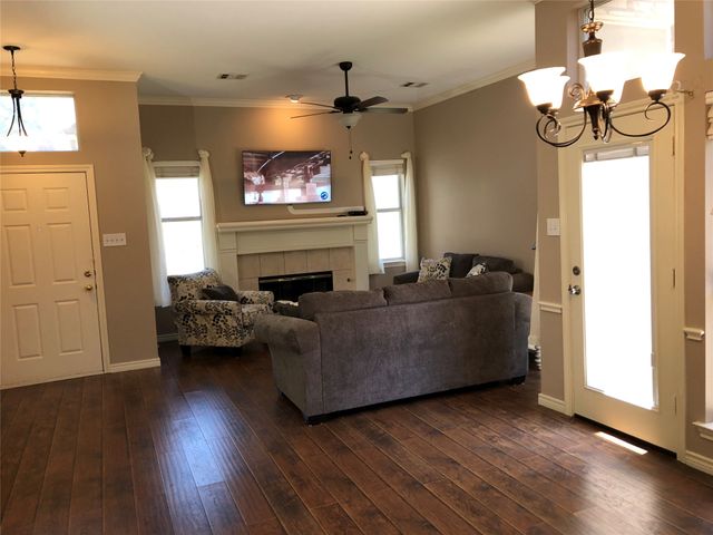 103 Arbor Creek Drive E, Euless, TX 76039