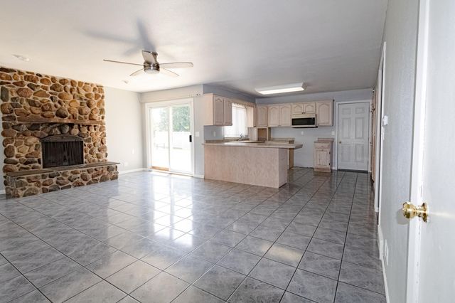 3331 Rosehill Terrace, Waterloo, IA 50701