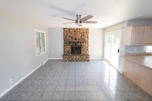 3331 Rosehill Terrace, Waterloo, IA 50701