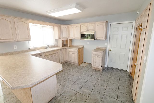 3331 Rosehill Terrace, Waterloo, IA 50701