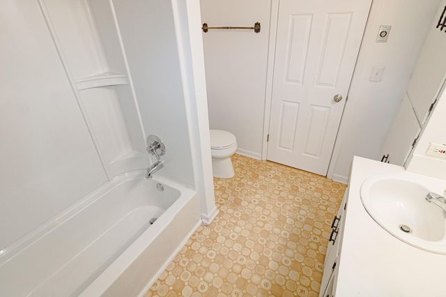 3331 Rosehill Terrace, Waterloo, IA 50701