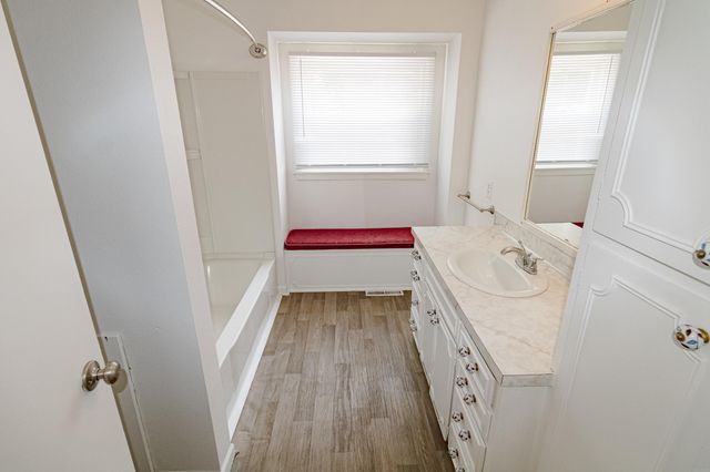 3331 Rosehill Terrace, Waterloo, IA 50701