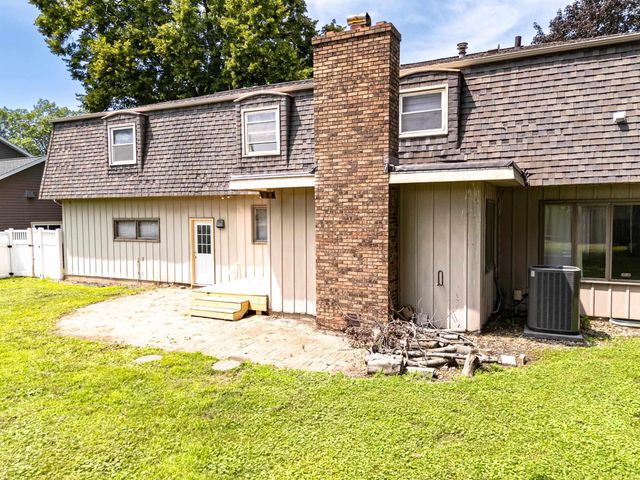 3331 Rosehill Terrace, Waterloo, IA 50701