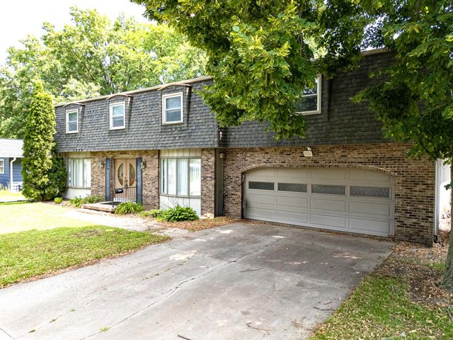 3331 Rosehill Terrace, Waterloo, IA 50701