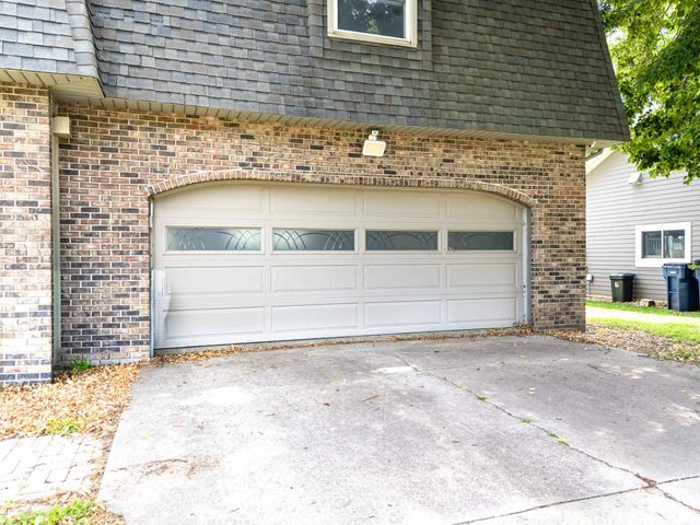 3331 Rosehill Terrace, Waterloo, IA 50701