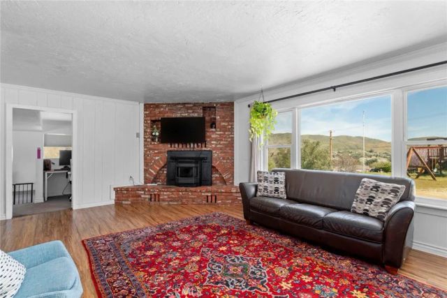 40027 90th Street West, Leona Valley, CA 93551