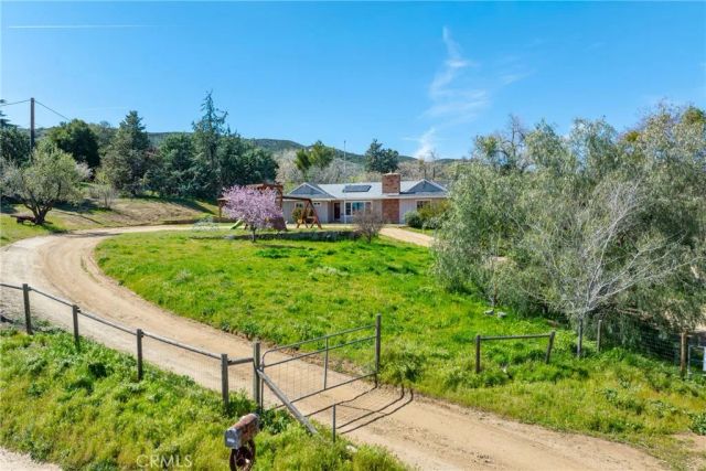 40027 90th Street West, Leona Valley, CA 93551