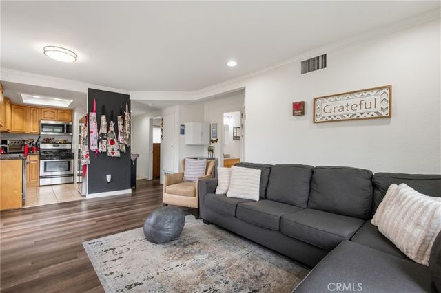799 Gianni Drive 210, Corona, CA 92879
