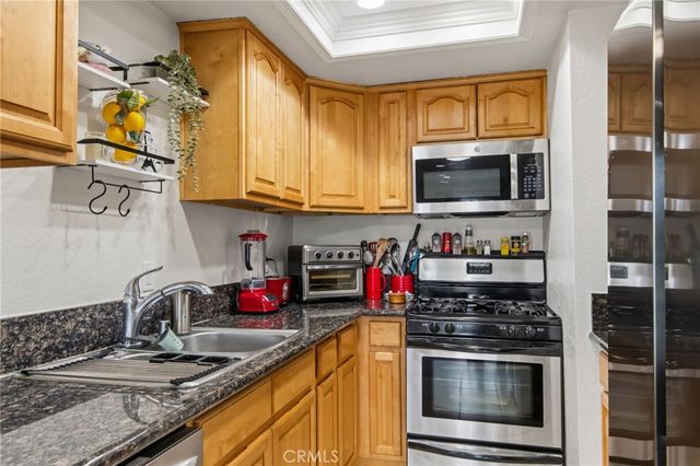799 Gianni Drive 210, Corona, CA 92879