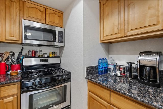 799 Gianni Drive 210, Corona, CA 92879